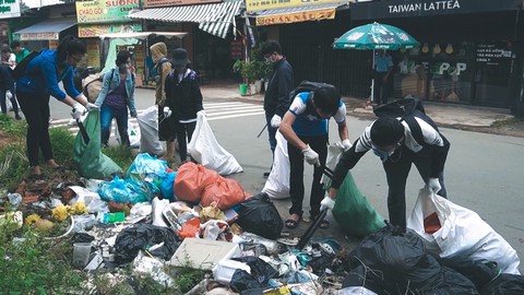Góc nhìn trưa nay | ‘Dọn mệt rồi, đừng xả nữa!’