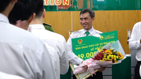 Nhặt được tài sản, của rơi trả lại cho khổ chủ là điều rất cần thiết