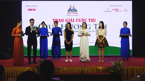 16 tác giả nhận giải thưởng Cuộc thi viết “Quê hương tôi” của báo Tuổi Trẻ