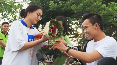 Góc nhìn trưa nay | “Quỹ hồng góp yêu thương” gửi đồng bào miền Trung