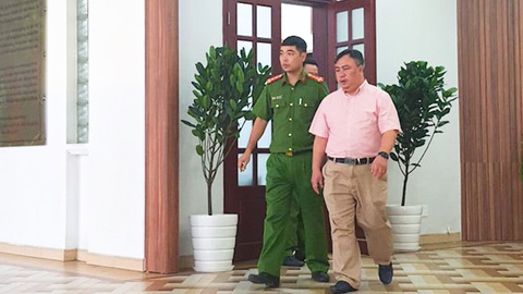 Video: Bộ Công an khám xét Bệnh viện Mắt TP.HCM