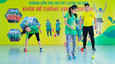 Bài 25: 'Khỏe để chống virus Corona" với bài tập tăng sức bền và độ cân bằng