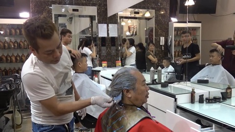 Video: TP.HCM đóng cửa nhà hàng, quán ăn, tiệm hớt tóc... đến hết tháng 3