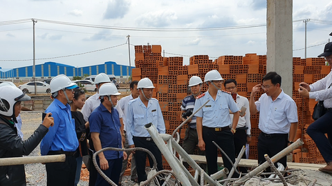 Video: Công an giám định hiện trường vụ sập tường làm 10 người chết