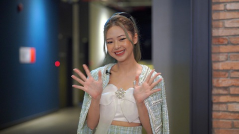 Showbiz Việt: Tết Tân Sửu chỉ mong về nhà