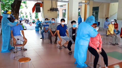 Video: TP.HCM lấy 500.000 mẫu mỗi ngày để truy tìm F0