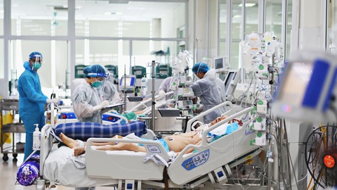 Góc nhìn trưa nay | Căng thẳng bên trong bệnh viện hồi sức COVID-19