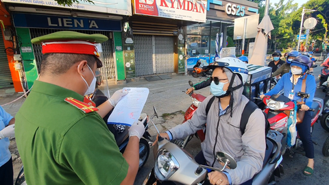 Video: Sáng 16-8, không khai báo di chuyển nội địa, hạn chế được tình trạng dồn ứ người tại chốt
