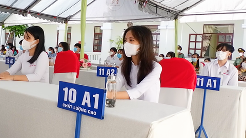 Video: Long An khai giảng tại một điểm trường duy nhất, 23 học sinh đại diện 243.000 em tham dự