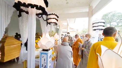 Video: Đau xót hình ảnh 13 chiếc quan tài cùng 2 thi thể sau vụ lật ca nô ở Hội An