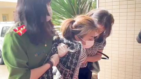 Video: Hình ảnh công an bắt giữ và lời khai 'nóng' của nữ nghi phạm châm lửa đốt cháy nhà trọ chết người