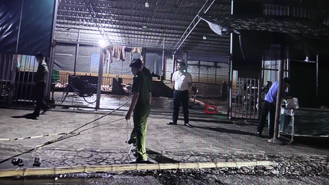 Video: Mâu thuẫn do mượn tiền dùm, dùng dao mổ lợn đâm em họ tử vong