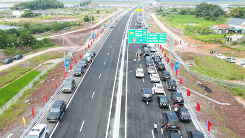 Video: Sáng 1-9, thông xe cao tốc Vân Đồn - Móng Cái dài hơn 80km