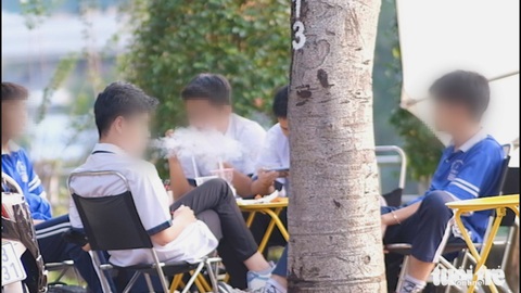 Video: Thuốc lá điện tử 'tấn công' học trò