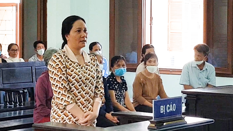 Video: Người phụ nữ 41 tuổi ở Phú Yên lãnh án chung thân vì chỉ huy đồng bọn lừa đảo