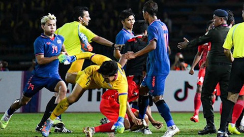 Video: Vụ ‘hỗn chiến’ ở chung kết SEA Games 32, Indonesia nhờ FIFA phân xử