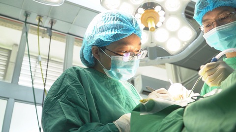 Góc nhìn trưa nay | “Bông hồng thép” trong phẫu thuật thần kinh sọ não