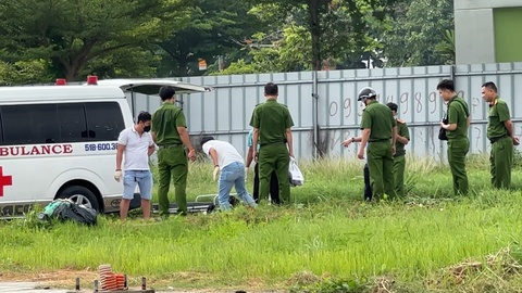 Phát hiện thi thể người đàn ông cháy đen tại bãi đất trống ở Thủ Đức