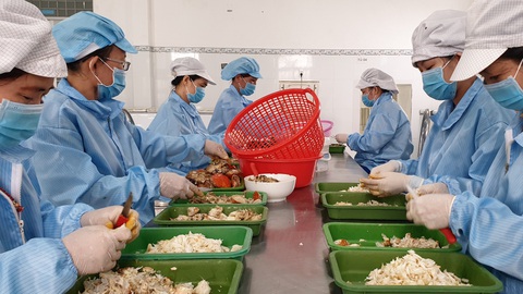 Góc nhìn trưa nay | Tách thịt cua, nghề nâng tầm giá trị cho đặc sản cua Cà Mau