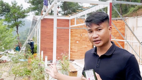 Đang cưỡng chế nhà xây sai phép trên đất rừng ở Sóc Sơn, Hà Nội