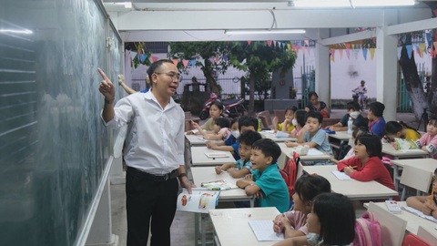 Góc nhìn trưa nay | Lớp học 0 đồng của thầy giáo 9X