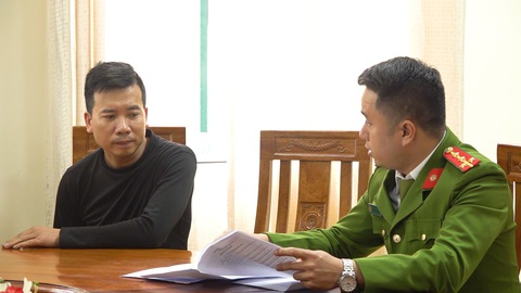 Một thượng úy quân đội có nồng độ cồn lao xe vào CSGT bị tạm giữ hình sự