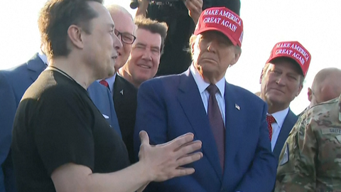 Ông Trump cùng tỉ phú Musk xem phóng thử nghiệm hệ thống rocket Starship