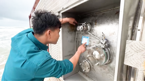 Làm rõ ba bồn chứa khí gắn cảnh báo nguy hiểm dạt vào bờ biển Quảng Ngãi