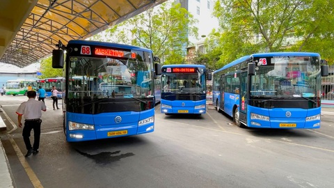 239 xe buýt được thay mới, người dân TP.HCM phấn khởi trải nghiệm