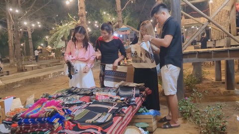 Góc nhìn trưa nay | Độc đáo chợ phiên Măng Đen