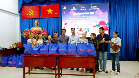 Trao quà Trung thu đến người dân khó khăn ở quận Gò Vấp, TP.HCM