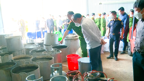 Cận cảnh xưởng sản xuất ma túy cực lớn trong nghĩa trang ở TP Nha Trang, vừa bị công an triệt phá