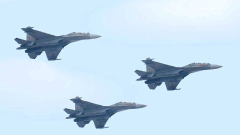Trực tiếp: Biên đội trực thăng, Yak-130 và Su-30MK2 bay tập luyện cho dịp 50 năm thống nhất đất nước