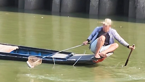 Sao có thể để người chích điện bắt cá trên kênh Nhiêu Lộc - Thị Nghè bỏ chạy dễ dàng?