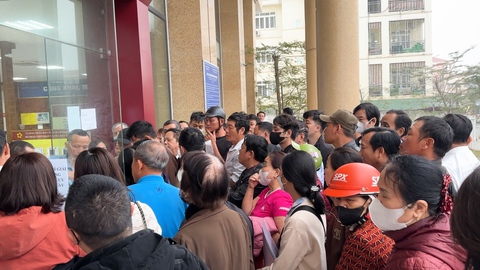 Lý do người dân chen chân đi làm thủ tục đất đai ở TP Vinh