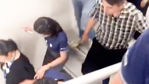 Người dân thoát khỏi các tòa nhà khi cảm nhận rung lắc ở TP.HCM và Bình Dương