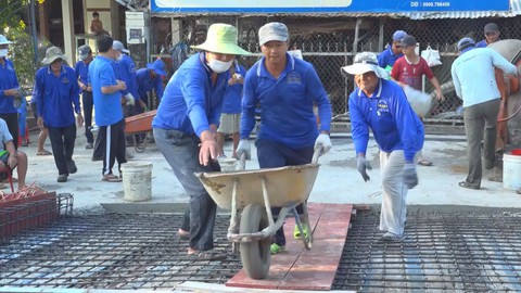 Góc nhìn trưa nay | ‘Biệt đội’ nối đôi bờ vui