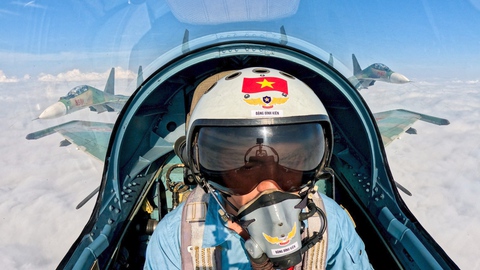 Góc nhìn từ buồng lái của tiêm kích Su-30MK2