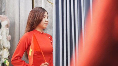 Góc nhìn trưa nay: Miễn phí thuê áo dài hưởng ứng lễ 30-4