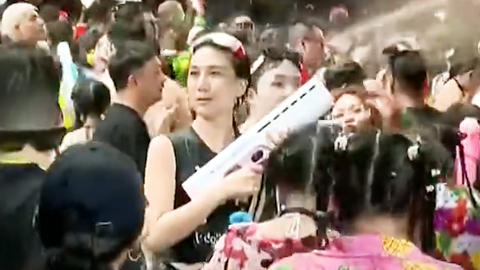 Thái Lan lo COVID-19 tăng vọt sau dịp Tết Songkran té nước