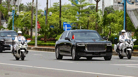 Trực tiếp: Đoàn xe chở Tổng Bí thư, Chủ tịch nước Trung Quốc Tập Cận Bình chuẩn bị ra sân bay Nội Bài