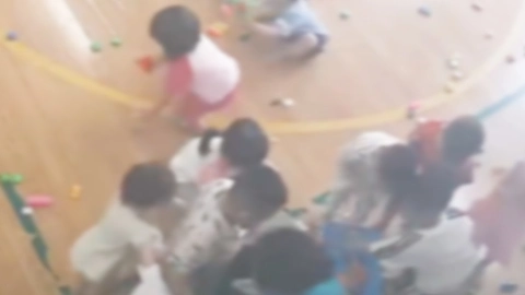 Lại xôn xao giáo viên mầm non đánh trẻ trong lớp học, công an vào cuộc