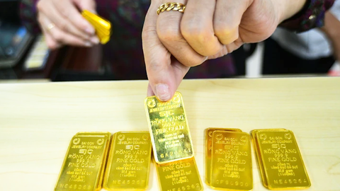 Giá vàng miếng SJC lên đến 111 triệu đồng/lượng, mức kỷ lục của mọi thời đại
