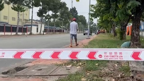Sập sàn nhà xưởng đang cải tạo ở Bình Dương, 2 công nhân bị đè chết