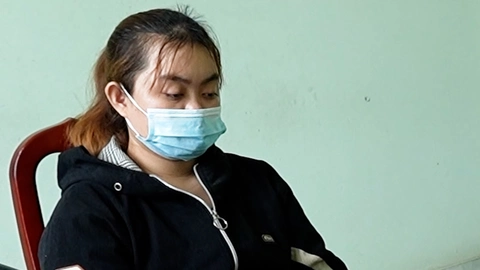 Bảo mẫu đánh liên tiếp vào mặt bé gái 2 tuổi ở Tiền Giang khai gì khi bị tạm giữ?
