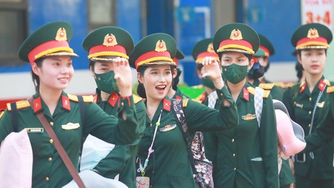 Đoàn tàu chở những chiến sĩ làm nhiệm vụ đặc biệt đã cập ga Biên Hòa