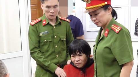Công an thực nghiệm hiện trường nghi án mẹ giết con để trục lợi bảo hiểm ở Quảng Nam