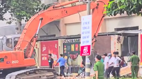 Cháy công ty thực phẩm ở Tây Ninh, nhiều vật dụng bên trong bị thiêu rụi