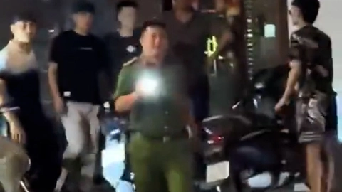 Clip hai nhóm nghi đánh nhau ở nhà Đường 'Nhuệ', công an đang xác minh