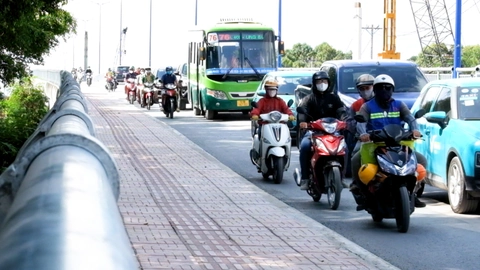 Cầu Tăng Long ở TP Thủ Đức bị sụt lún khi mới đưa vào sử dụng, khắc phục ra sao?